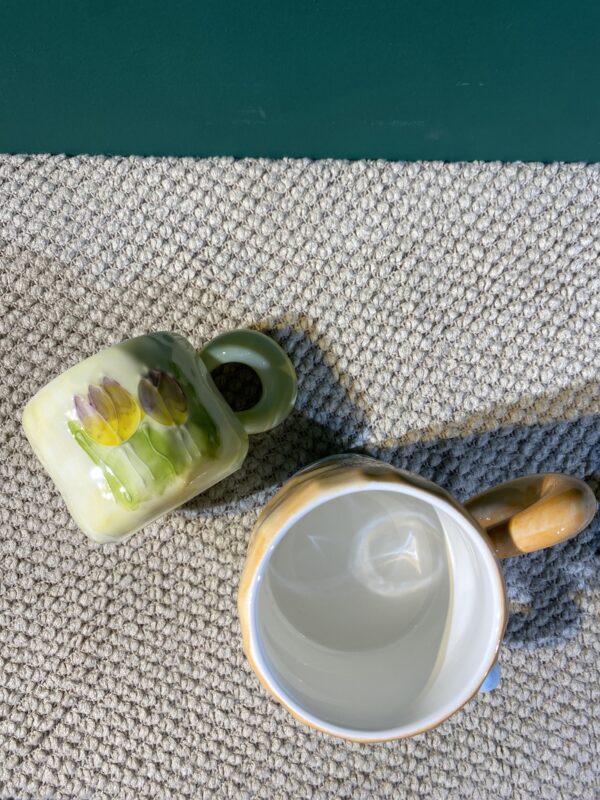 IMG_6597 مج زهور التوليب (مشمشي)