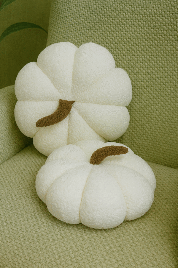 Plush Pumpkin Cushion– مخدة توتا 🎃🧸