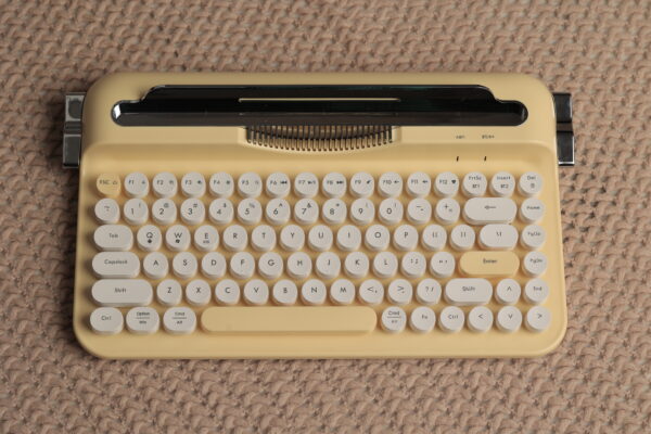 كليك Vintage Keys 🧸⌨️- بينك