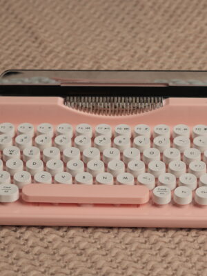 ADSH1704 كليك Vintage Keys 🧸⌨️- بينك
