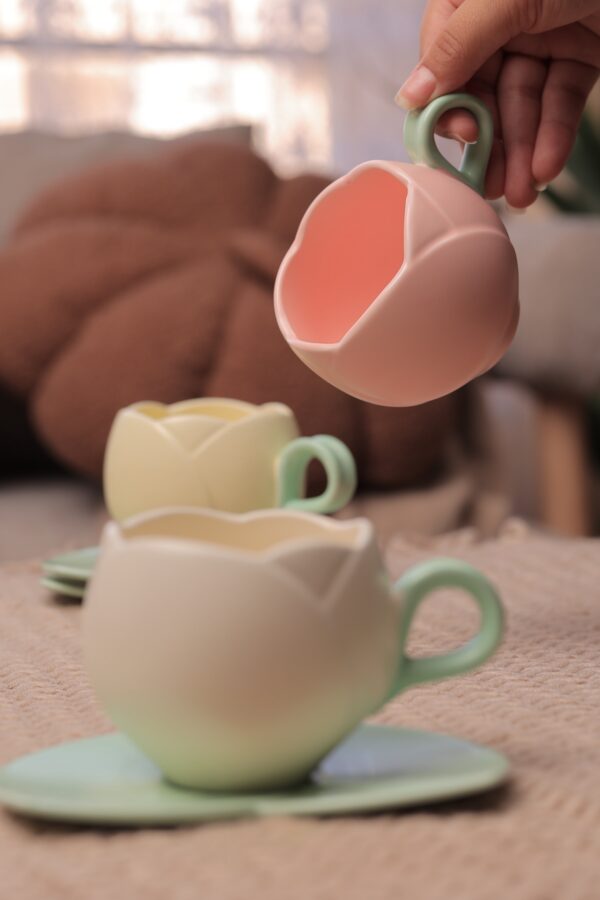 Tulip Dream – حلم التوليب 🌷🍃